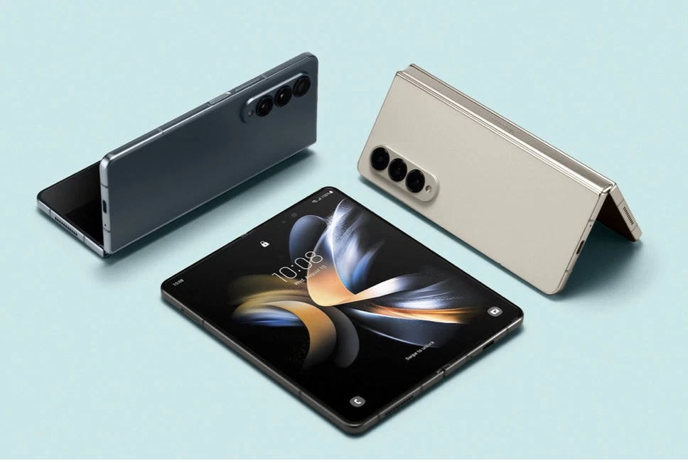 Galaxy Fold au SCV44 判定x Samsung Galaxy Z Fold4 - Ultra Mobile